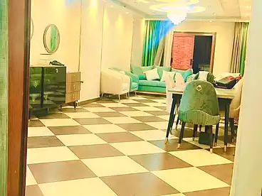 شقق للبيع - 3 غرف - بالدور 1