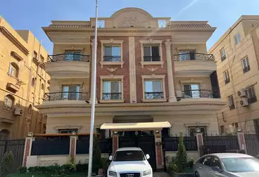 Apartment with Garden For sale - 4 rooms - floor 1