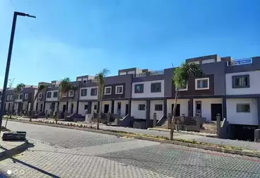 فلل للبيع - 8 غرف