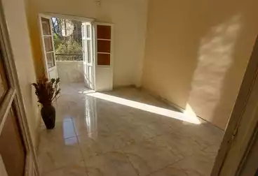 Apartments For sale - 3 rooms - floor 1