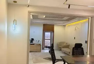 مكاتب للإيجار - 3 غرف - بالدور 1