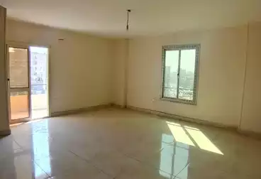 مكاتب للإيجار - 3 غرف - بالدور 7