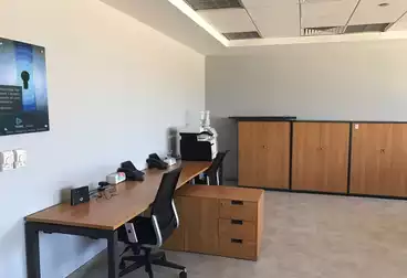 مكاتب للإيجار - 1 غرف - بالدور 1