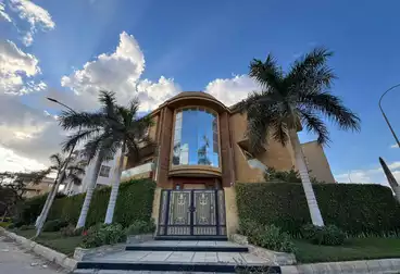 عقارات للبيع - 7 غرف