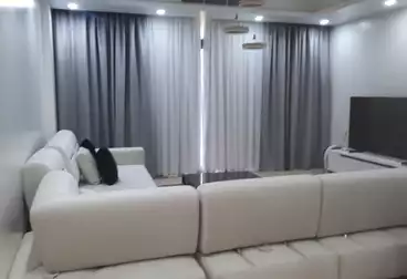 شقة بحديقة للإيجار - 2 غرف - بالدور 0