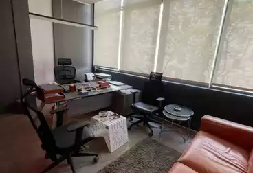 مكاتب للإيجار - 1 غرف - بالدور 1