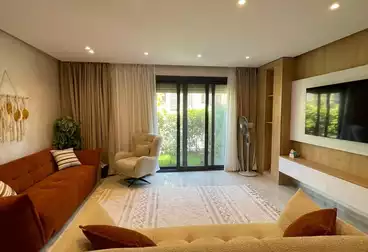 شقة بحديقة للبيع - 3 غرف - بالدور 0