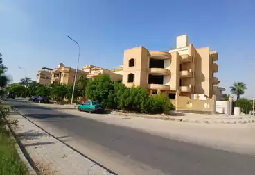 فلل للبيع - 9 غرف