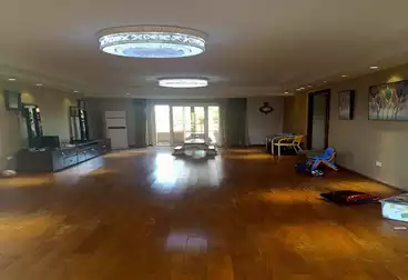 فيلا منفصلة للبيع - 6 غرف