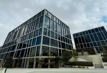 مكاتب للإيجار - 1 غرف - بالدور 1