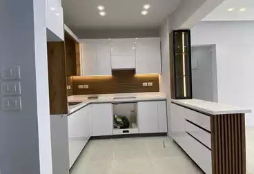 شقق للبيع - 3 غرف - بالدور 1