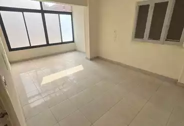 عقارات للإيجار - 3 غرف - بالدور 1