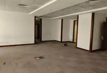 مكاتب للإيجار - 6 غرف - بالدور 2