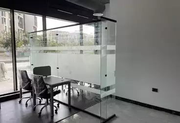 مكاتب للإيجار - 1 غرف - بالدور 1