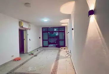 Apartments For sale - 2 rooms - floor 5