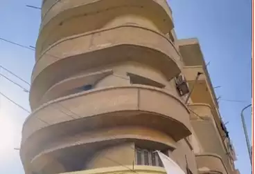 Building For sale - 4 rooms