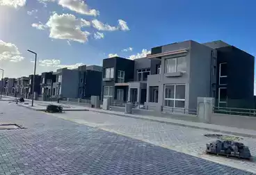 شقق للبيع - 1 غرف - بالدور 1