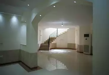 فلل للإيجار - 9 غرف