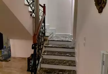 Apartments For sale - 4 rooms - floor 1