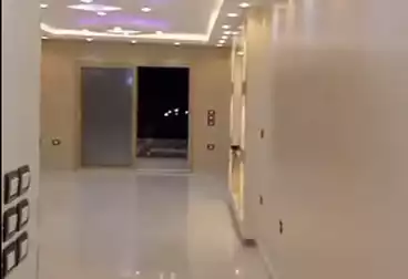 شقق للبيع - 3 غرف - بالدور 10