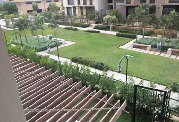 دوبلكس بحديقة للإيجار - 3 غرف - بالدور 2