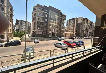 شقق للبيع - 3 غرف - بالدور 1