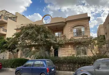 Apartments For sale - 5 rooms - floor 2