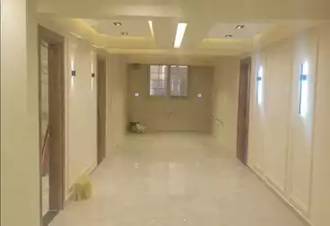 مقر إداري للإيجار - 4 غرف - بالدور 2