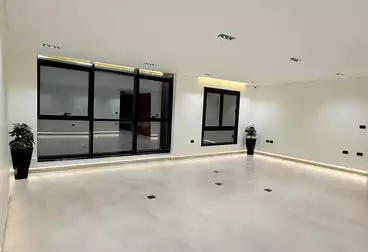 مكاتب للإيجار - 3 غرف - بالدور 6