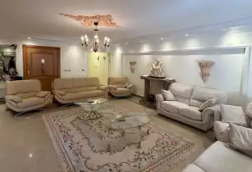 Furnished Apartment For sale - 3 rooms - floor 7