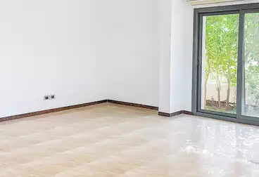 شقة بحديقة للإيجار - 2 غرف - بالدور 0