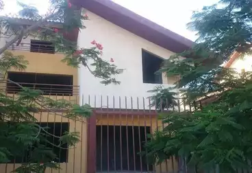 توين هاوس للبيع - 5 غرف