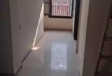 مكاتب للإيجار - 8 غرف - بالدور 1