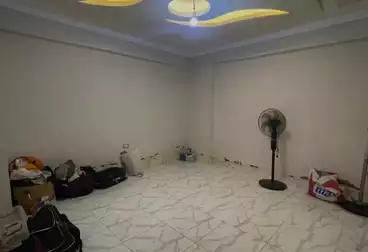 شقق للبيع - 3 غرف - بالدور 1