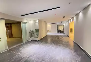 مكاتب للإيجار - 12 غرف - بالدور 5