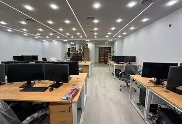 إداري للإيجار - 3 غرف - بالدور 1