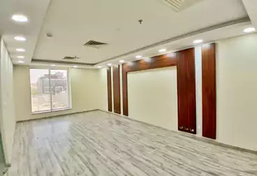 مكاتب للبيع - 1 غرف - بالدور 3