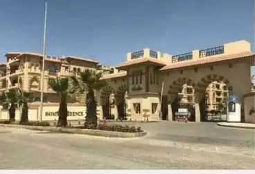 شقة بحديقة للإيجار - 3 غرف - بالدور 1