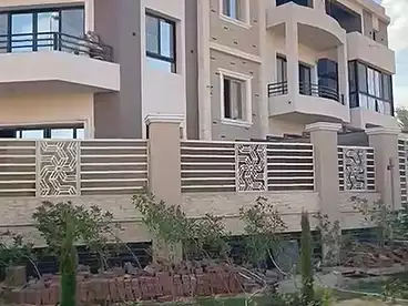 شقق للبيع - 43 غرف - بالدور 1