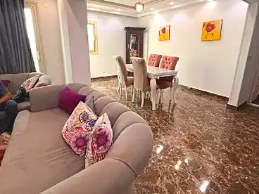 شقق للبيع - 3 غرف - بالدور 4