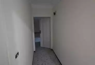 شقق للبيع - 3 غرف - بالدور 8