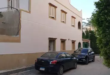 فلل للبيع - 10 غرف