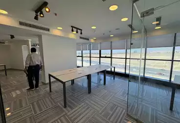 مكاتب للإيجار - 5 غرف - بالدور 2