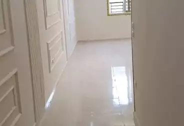 شقق للبيع - 3 غرف - بالدور 1