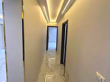 شقق للبيع - 3 غرف - بالدور 8