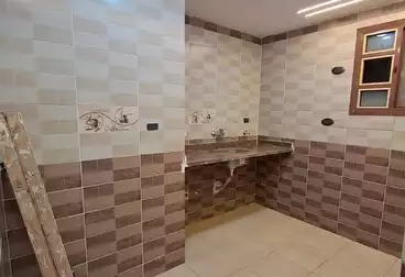 شقق للبيع - 3 غرف - بالدور 1