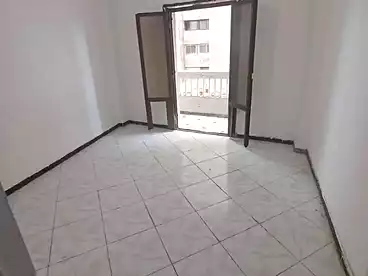 شقق للبيع - 2 غرف - بالدور 4