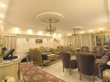 شقة بحديقة للإيجار - 3 غرف - بالدور 1