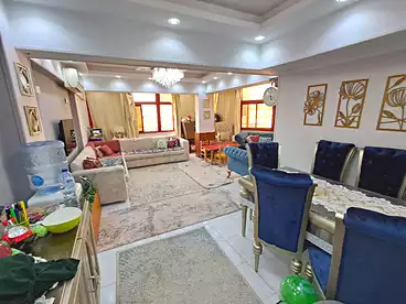 شقق مفروشة للبيع - 3 غرف - بالدور 5