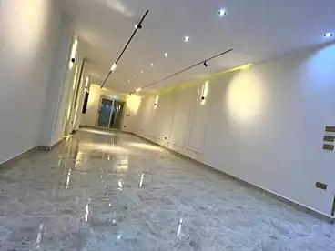 Apartments For sale - 3 rooms - floor 2